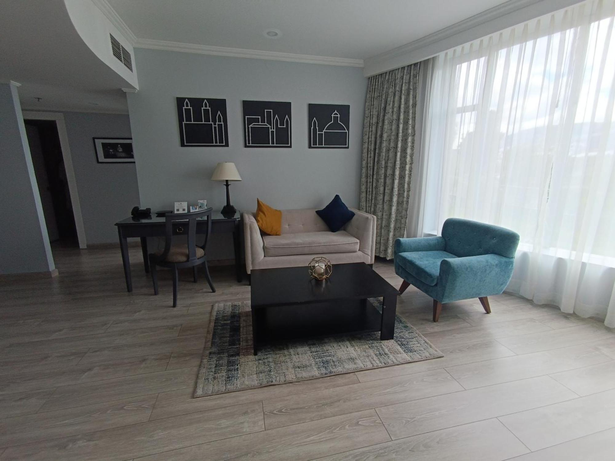 Aparta Hotel Torres De Suites 基多 外观 照片