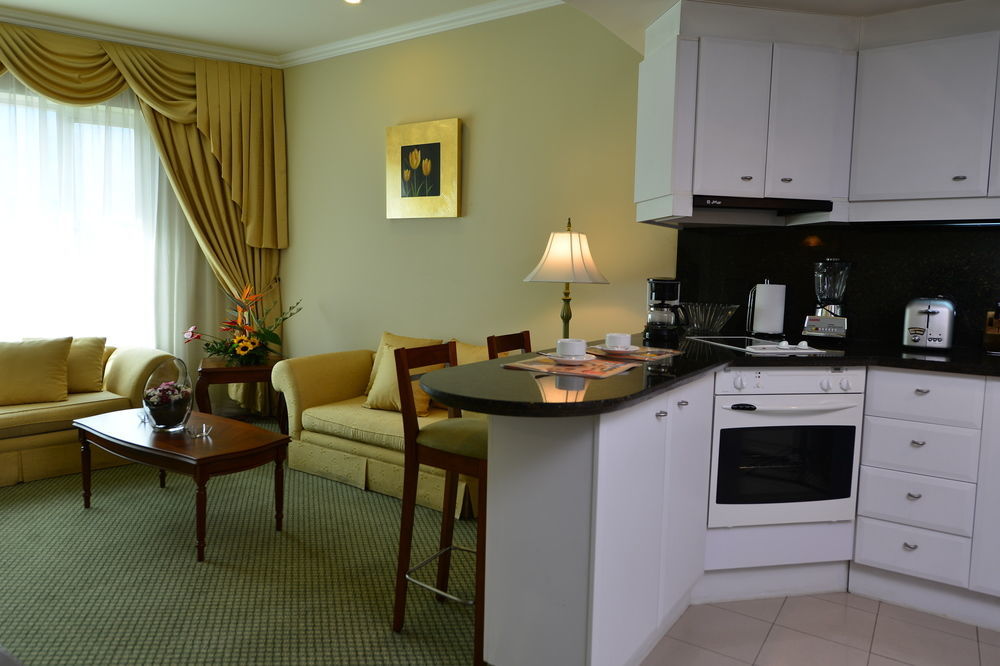 Aparta Hotel Torres De Suites 基多 外观 照片