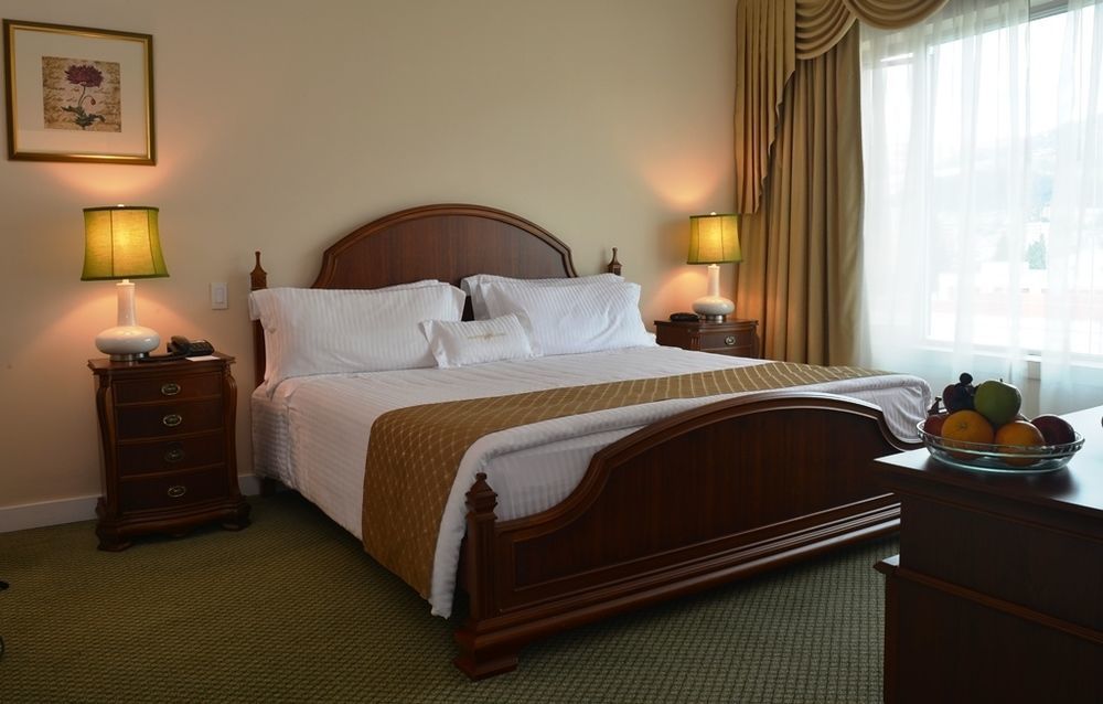 Aparta Hotel Torres De Suites 基多 外观 照片