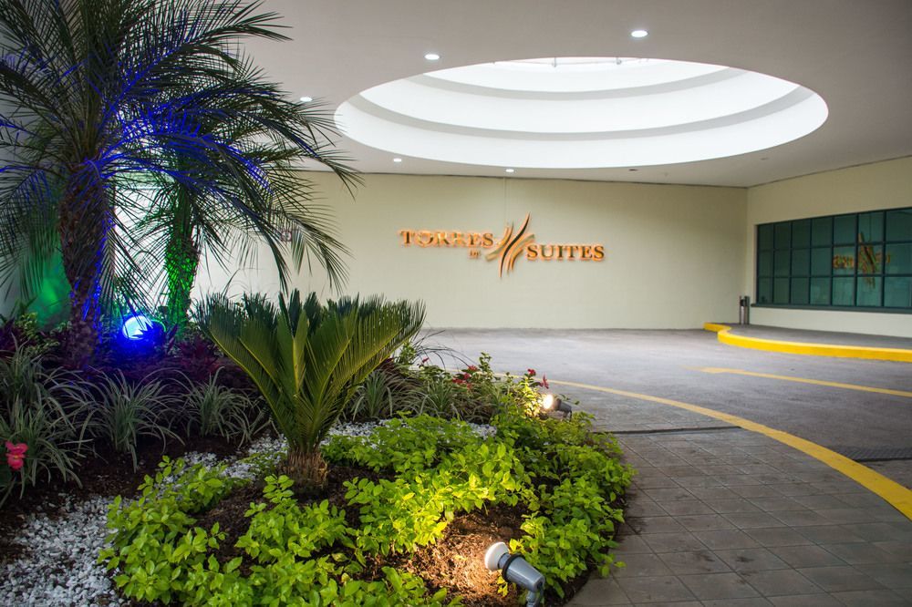 Aparta Hotel Torres De Suites 基多 外观 照片